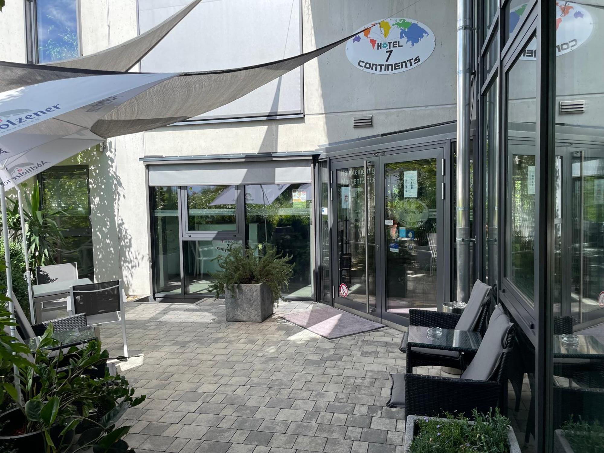 Hotel7Continents Neutraubling Exterior photo